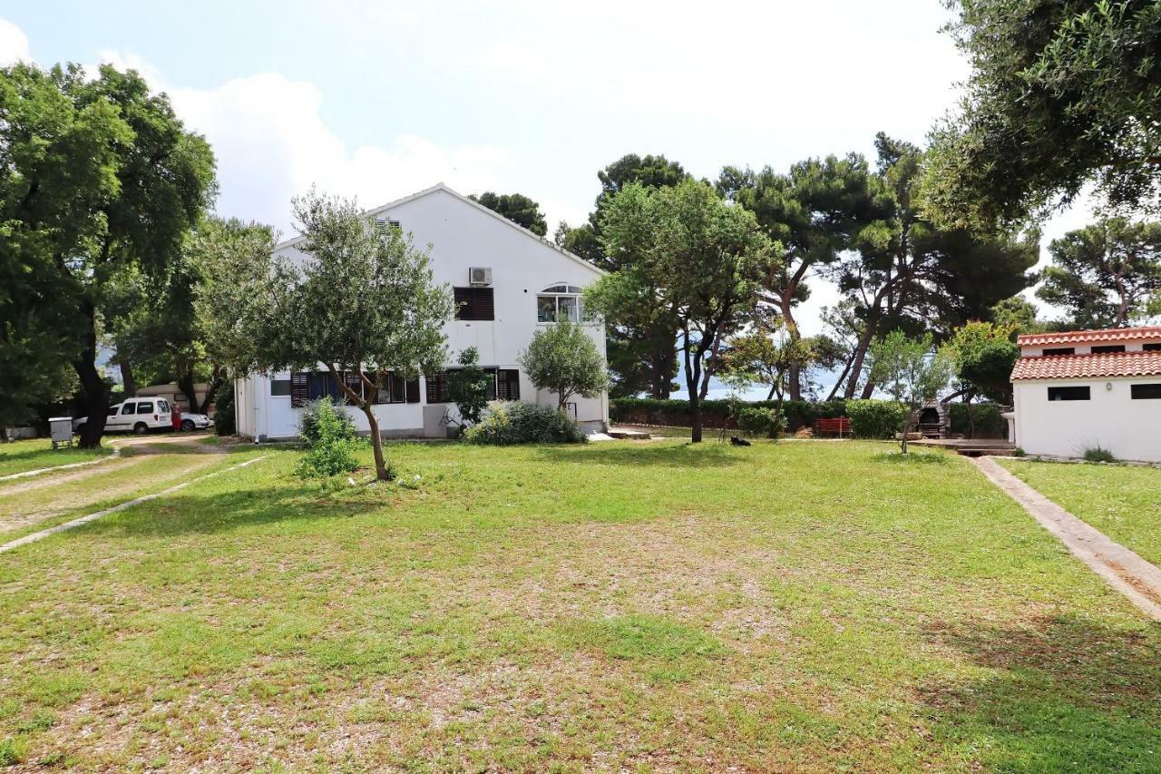 Beachfront Apartments Kate Orebic Exterior photo